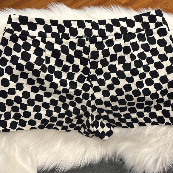 Trina Turk Black and White Shorts size 4 - Picture 3 of 3